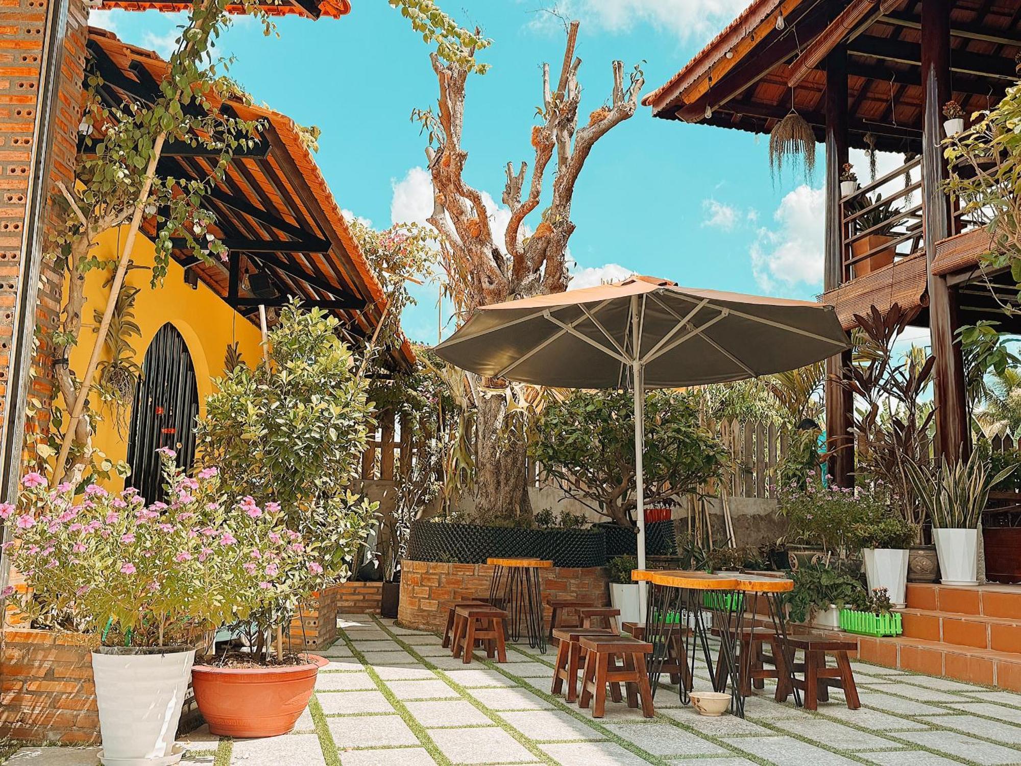 Kara Homestay & Cafe Кантхо Екстер'єр фото